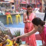 Shamita Shetty Instagram - Ganpati Bappa Morya 🙏🏻🌸 . . . . . #GaneshChaturthi #ganesha #welcome #pooja #ganpatibappamorya #festival #festivevibes #celebration #happiness #ShamitaShetty #festive #bappa #ganpatibappa #Biggboss #BBOtt #BBOnVoot #ItnaOTT #teamSS
