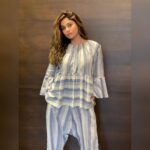 Shamita Shetty Instagram - Be fearlessly authentic ! ❤️🧿❤️ . . . @riteshkumar_in @cosmolure Styling my darling @anusoru 📸 my munki ❤️ #stripes #linen #comfortablefashion #comfy #chillvibes #instadaily ❤️