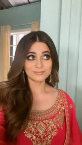 Shamita Shetty Instagram - I’m a rainbow🌈❤️🎀😘 . . . @aashirwadcreation_india @shaylinayak @sheetal_f_khan @bethetribe ❤️ . . . #colors #fun #shoot #colourful #instavideo