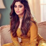 Shamita Shetty Instagram - I’m the yellow flame that lights up even the darkest of times 😝🤪🐱 . @aashirwadcreation_india @inspire_add @makeparmar @sheetal_f_khan @shaylinayak . . . . . . . . . . #yellow #indianwear #desi #photoshoot #catalogue #picoftheday #workmode #shootmode #bts #fun