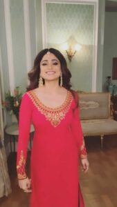 Shamita Shetty Instagram - ❤️ @aashirwadcreation_surat Makeup: @shaylinayak Hair: @hairstories_byseema Managed by : @bethetribe #shootmode #indianwear #ootd #instadaily