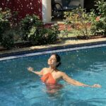 Shamita Shetty Instagram – There’s no script … Live ur life… Soak it all in ❤️ #lifeisbeautiful #positivevibes #waterbaby #sunshinestateofmind 🌞 #instadaily ❤️🥰🌸🧿