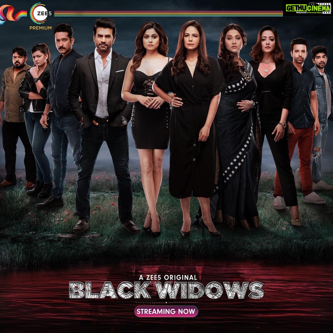 Shamita Shetty Instagram - #blackwidows is now streaming live on @zee5premium 💃🏻💃🏻 #WomenOnTop @monajsingh @swastikamukherjee13 @raimasen @sharadkelkar @parambratachattopadhyay @whofaisalmalik @shrutivyas1 @dekhodekho @birsadasgupta @aamirali @nikhilbhambriofficial @anandradhika66 @vipulroy @reliance.entertainment @reliancebigsynergy @zee5premium