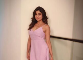 Shamita Shetty Instagram - Pretty in pink but not as innocent as u think 😛😈🙆‍♀️🎀 #shootmode #happyme #pinkdress #instadaily #instamood ❤️ onset #blackwidow hair : @ashisbogi , styling assistant : @shefali3177