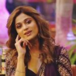 Shamita Shetty Instagram - When the biggboss house gives you a hundred reasons to breakdown and cry show them that you have a million reasons to smile and laugh ☺️💕 Stay strong our queen , we love you 😇 Video credits - @shamitashetty.fc #ShamitaShetty #Queen #ShamitaIsTheBoss #biggboss #biggboss15 #womenpower #ShamitaForTheWin #ShamitasTribe #TeamSS