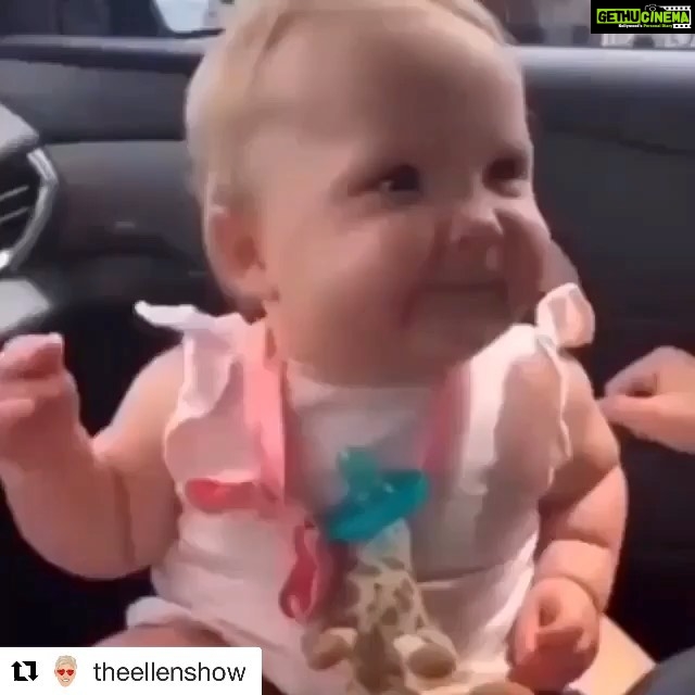 Shamita Shetty Instagram - Cuteness overload❤️❤️😍😍 this post just put a smile on my face so thought I’d share it with u guys ❤️ everything I’m watching these days on the news n through forwards is leaving me with this heaviness in my heart ... waiting for happier times.. n I have hope that it will come soon❤️stay strong everyone ❤️#babylove #hope #love #healtheworld🌎
