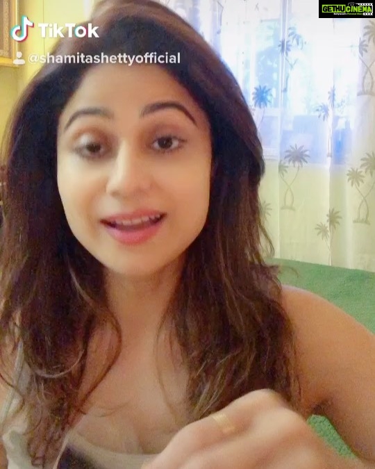 Shamita Shetty Instagram - Like seriously !!!!! π€£ On a serious note .. hope all of you are taking extra care of urselves and your family n staying away from crowded places , washing your hands with soap frequently , using sanitizers etc etc.. you ll know the drill!! Itβs a difficult time but we all need to stay calm and fight this together β€οΈ Loads of love to everyone β€οΈπ€πββοΈπ #coronavirus #coronagoaway #stayhealthy #happy #calm πββοΈ #instagood #instadaily #instavideo β€οΈ