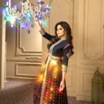 Shamita Shetty Instagram - ❤️🙆‍♀️ #glitter #sparkle #shine #instavideo #instadaily #shoot @aashirwadcreation_surat