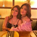 Shamita Shetty Instagram - Thankyou the loves of my life for making my day soo special ❤️😘 @dirty.buns #birthdaygirl #birthdaycelebrations #birthdays #friendslikefamily #friendship #love #happymoments #instadaily #instagood #instamoments #instalove