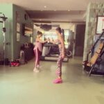 Shamita Shetty Instagram – Munki n Tunki workin it! Thankyou my jiju @rajkundra9 for capturing us n our trainer @thevinodchanna for always motivating us!!! No gain without pain I say.. trying to work off those extra kilos i’ve put on 😩🤪back to healthy khaana n no sweets 👧👧 #munkiandtunki #sistersrock #workoutpartner #gymmotivation #workoutmotivation #nogainwithoutpain