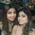 Shamita Shetty Instagram - Munki n Tunki 🎀 #sisterhood #love #sisterlove❤️ #family #instapic #instaphoto #munkiandtunki