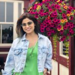 Shamita Shetty Instagram – British Summers ❤️ #londondiaries #flowerpower🌸 #instapic #allsmiles 😬 #summertime