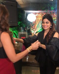 Shamita Shetty Instagram - Happy world sibling day❤️🎀 Love u my munki.. Thankyou for being the lovely, simple, generous soul you are..u light up my life with ur laughter and unconditional love❤️Sorry for all the times i’ve troubled you 🥺..and thankyou for all the times you ve patiently mothered me❤️ You are the butter cream icing on my chocolate cake🎂, peanut butter to my jelly, apple to my pie🥧. You are my heart, my soul, my strength, my inspiration..my best friend.. my everything ❤️ feeling blessed ❤️ love you to the moon n back ❤️🤗😘Tunki #tunki #tunkiandmunki #soulsisters #bestsister #moments #bestfriends #loveforever #family #loveandlaughter