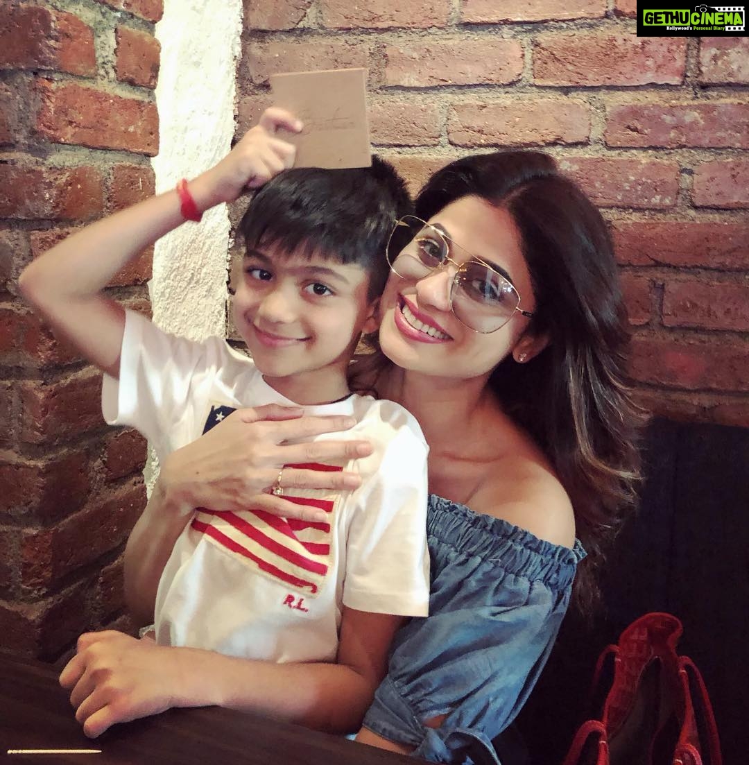 Shamita Shetty Instagram - This totally made my Sunday n put a big smile on my face ❤️ our lil bundle of joy Viaan gifted his Maasi this beautiful drawing .. a butterfly .. oh correction ..Queen Butterfly🦋 n her castle .. cause he knows Maasi loves butterflies 😻🥰🦋 love u my baby 🥰 #maasilovesyou #nephews #unconditionallove #instamoment #instapic #family