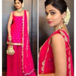 Shamita Shetty Instagram - Outfit n Bag : @bhumikagrover Jewellery: @anmoljewellers , hair by @sheetal_f_khan #celebration #tradition #sangeet #family #smile #memories #indian #ootd #picoftheday #instagood #instapic