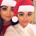 Shamita Shetty Instagram - Christmas timeeee🎅🏻❤️🎅🏻 #funwiththefamily #familytime #love #happinessquotes #christmastime #christmas #sisterbond #instavideo #instapic #instalove #instagood