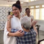 Shamita Shetty Instagram - Spent a lovely morning at Assisi Bhavan (home for the Aged). So grateful for all the love & blessings they showered upon me. Feel so bad seeing so many of them abandoned by their families when all they need at this age is love, care & some attention! @helpageindia #respect #love #happiness #respectourelders #blessings #gratitude