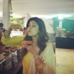 Shamita Shetty Instagram - Enjoying the festivities😻❤️ #ganpati #ganeshchaturthi #festive #panipuri #india #indianwear #festival #foodie #instagood #instavideo