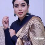 Shamna Kasim Instagram – Saree is always my style …….
Styled by @impriyankasahajananda 
Saree @kankatala_. 
Photography: @v_capturesphotography Hairstylist: @srinu_hairstylist  Personal staff : @vhoney007 

#styledbypriyankasahajananda