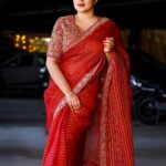 Shamna Kasim Instagram - Saree never tells u to fit in… It makes u to stand out…. Outfit: @silkycalicut Makeup & hair : @avinash_s_chetia Styling: @vasudevan.arun