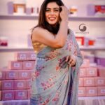 Shamna Kasim Instagram – Happy Sunday…. 

Saree : @silkycalicut 
Styling: @vasudevan.arun
Pics : @peppercat_media 
Earring: @petalsbyswathi