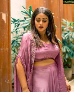 Shamna Kasim Instagram - Be soft but not weak… Be strong but not violent …. Styled by @officialanahita Outfit: @_prashantikumar_ Pic: @v_capturesphotography Personal staff: @bhanu.reshma.90 #starmaa #startmusictelugu #lovemyjob ❤️