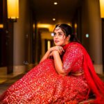 Shamna Kasim Instagram - I love color Red becoz it’s a Fire… 👗 @atelierstores 💍 @kushalsfashionjewellery 💇‍♀️ @hairartistpoojagupta 📷 @v_capturesphotography 👯‍♂️ @vhoney007 @bhanu.reshma.90 #etv #dheekingsvsqeens #lovemyjob ❤️🧿