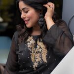 Shamna Kasim Instagram - The secret of attraction is to love yourself… Costume: @atelierstores Earring: @petalsbyswathi Pics: @rajarao.anchalkar.dp Hairstylist: @hairartistpoojagupta Personal staff: @bhanu.reshma.90 #lovemyjob …..