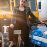 Shamna Kasim Instagram - Before u judge me make sure that u are perfect…. Styled by @officialanahita Jacket: @majesticbyjapnah Pic: @v_capturesphotography Hairstylist: @srinu_hairstylist Personal staff: @vhoney007 @bhanu.reshma.90 …. #lovemyself #lovemyjob …