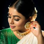 Shamna Kasim Instagram - Styled by @officialanahita Saree: @ridhis.sarees Pic: @v_capturesphotography Hairstylist: @srinu_hairstylist Personal staff: @bhanu.reshma.90 @vhoney007 #thalaivimovie #pressmeet