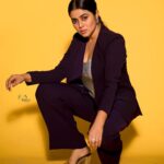 Shamna Kasim Instagram - A girl should be two things, classy and fabulous……. Styled by @officialanahita Suit: @hafsathecouture. Photography: @v_capturesphotography hairstylist: @srinu_hairstylist Personal staff: @bhanu.reshma.90 @vhoney007 #etvtelugu #dheekingsvsqeens #lovemyjob