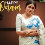 Shamna Kasim Instagram – Happy Onam😍