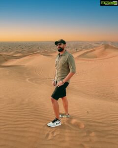 Shanmuga Pandian Instagram - Throwback to dessert safari evenings.

#desertsafari #dubai #desert #uae #desertsafaridubai #dubailife #travel #dubai #dubaisafari #dubaicitytour #dubaitrip #dubaivacation #bhfyp #dubaitravel #mydubai #desertlife #adventure #safari
