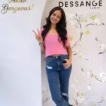 Shanvi Srivastava Instagram - @dessangeblr firstly welcome to namma bengaluru!!! For the people who want more thn just services… some love some pampering some laughter and lots of araaaam! swipe left to see the cool hair colour and the mani-pedi after almost a week of getting it done! impressed:) i’ll see you guys soon! ❤️