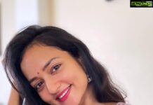 Shanvi Srivastava Instagram - happy deepawali everyone ❤️ wish you all great health and happiness #shanvisrivastava #diwali #happydiwali