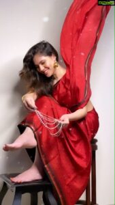 Sherin Instagram - What’s your Chinna Chinna Asia? #sherin #feelitreelit #love #biggboss #biggbosstamil #positivevibes #positivevibesonly #saree #saree