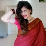 Sherin Instagram - Raiding mom’s closet 🤓🤓 . . . . . . . . . #sherin #biggbosstamil #biggboss3 #love #tamil #red #photoshoot #quarantine #stayhome #staysafe Coimbatore, Tamil Nadu