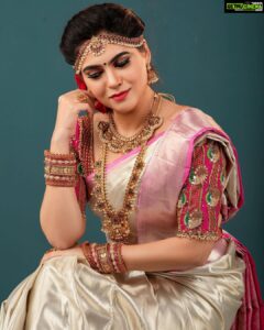 Sherin Instagram - Ponnu ready, where is the paiyan? 🤓

Photographer - @shadowsphotographyy @ajay_shadowsphotography 
MUA - @hema_makeup_forever 
Hairstylist - @mani_hairstylist 
Saree - @bollinenisilks 
Blouse - @mabia_mb 
Jewellery - @new_ideas_fashions
.
.
.
.
.
.
.
.
.

#sherin #silksaree #bridal #saree #ethnic #indian #ootd #ootdfashion #look #biggbosstamil #biggboss3 #love #tamil