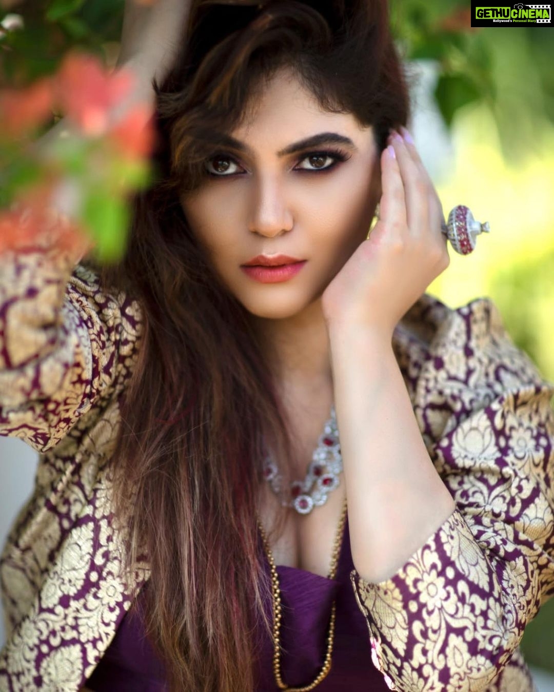 Sherin Instagram - ♥️♥️ Photography: @arshad.media Designer: @anayakreationofficial Makeup : @naaz_makeup_hair hair Jewellery: @original_narayanapearls #photography #outdoors #fashionphotography #beach #shoot #celebrity #sherin #biggboss #biggbosstamil #vijaytv #tamilactress #tamil #tamilnadu #chennai #madras #cinema #arshadfotography #portfolio #designer #makeup #jewellery #pearls