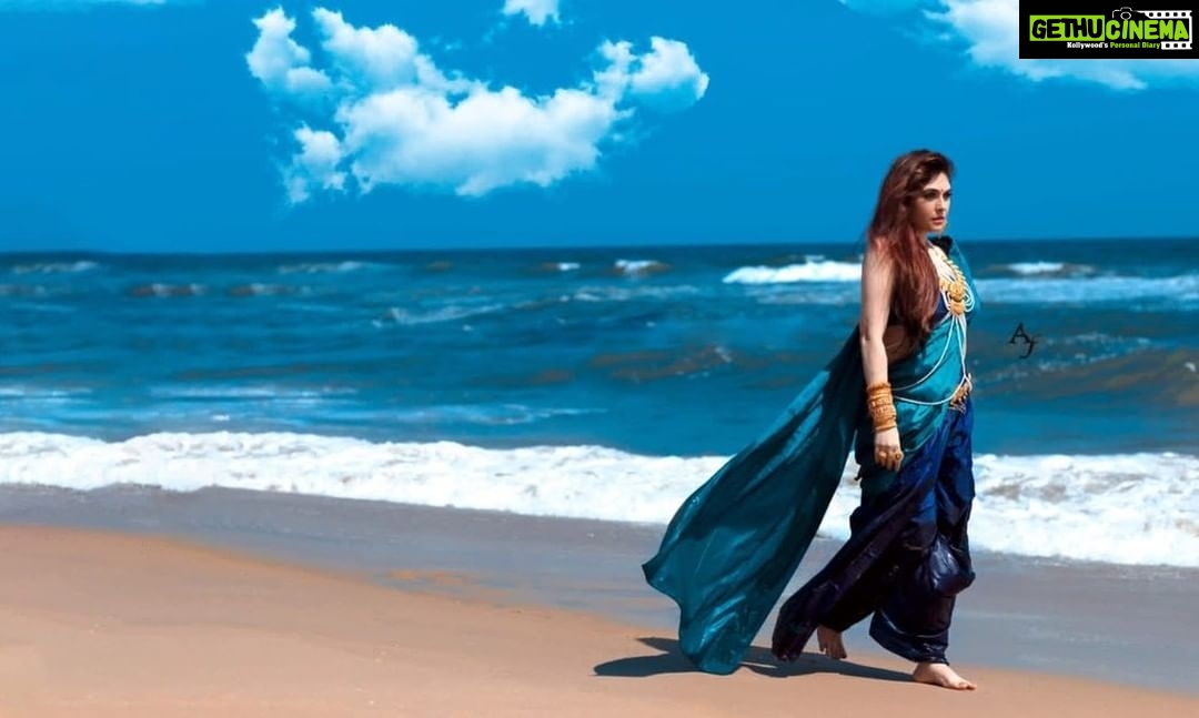 Sherin Instagram - ππ Photography: @arshad.media Designer: @anayakreationofficial Makeup : @naaz_makeup_hair hair Jewellery: @original_narayanapearls #photography #outdoors #fashionphotography #beach #shoot #celebrity #sherin #biggboss #biggbosstamil #vijaytv #tamilactress #tamil #tamilnadu #chennai #madras #cinema #arshadfotography #portfolio #designer #makeup #jewellery #pearls