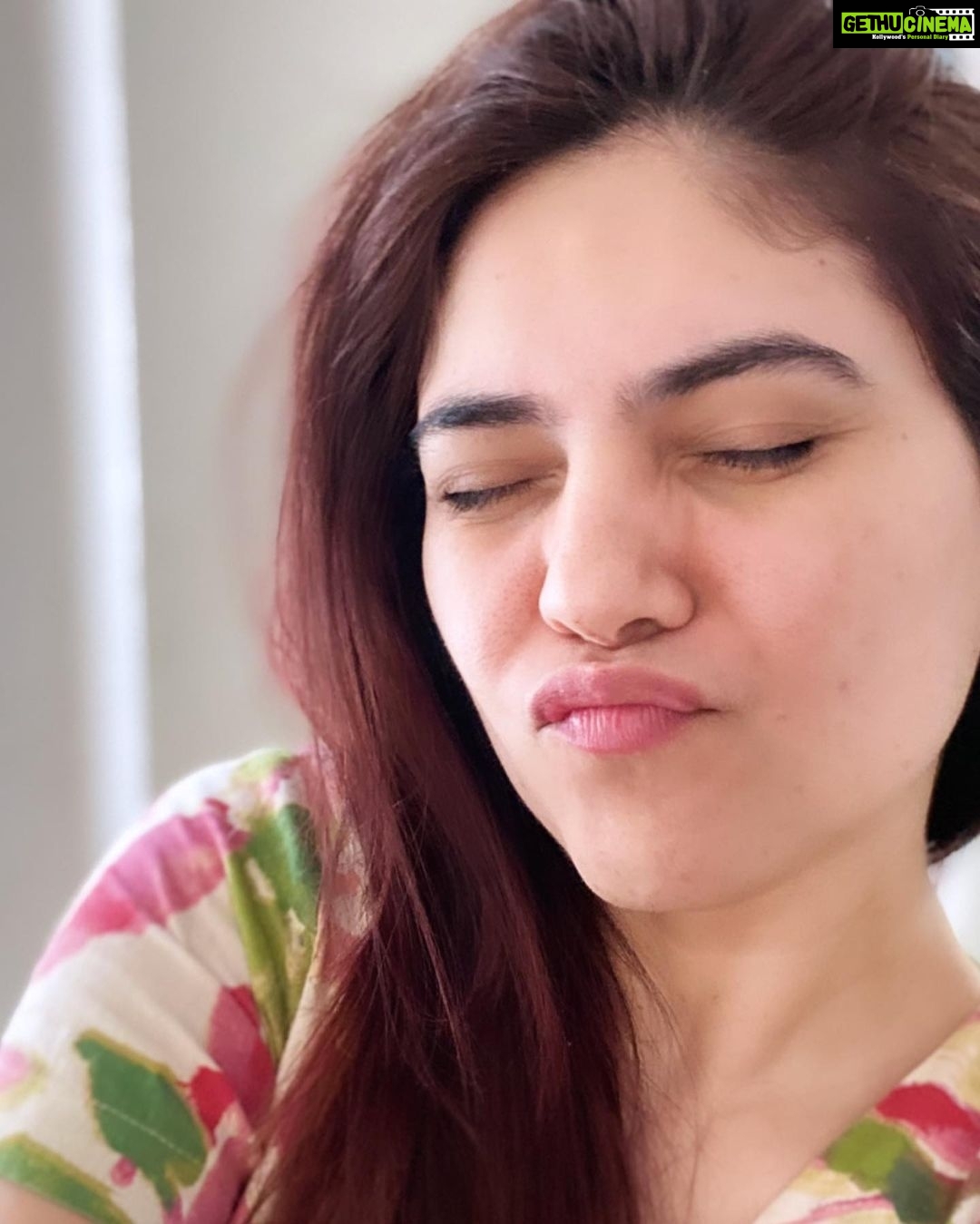 Sherin Instagram - Stay home darlings. Things will get better!! Sending virtual hugs and Love to you all. . . . . . #love #stayhome #staysafe #virtualhug #lockdown2021 Bangalore, India