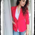 Sherin Instagram – What’s your favourite thing to do on a rainy day?
.
.
.
.
.
.
.
.
#love #sherin #rain #rainyday #bangalore #biggbosstamil #biggboss #styling #red #curlyhair Bangalore, India