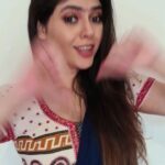 Sherin Instagram - Who's your Bujji?? @officialjoshapp . . . . #sherin #bujji #fun #dance #love #biggbosstamil #biggboss