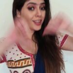 Sherin Instagram - Who's your Bujji?? @officialjoshapp . . . . #sherin #bujji #fun #dance #love #biggbosstamil #biggboss
