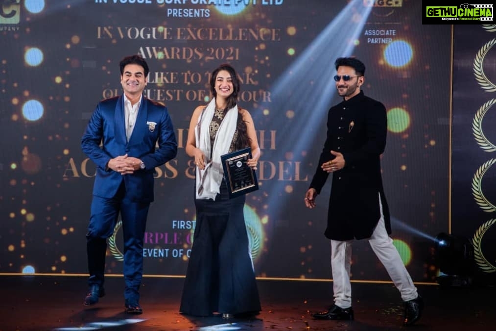 Sherlin Seth Instagram - Honoured to have received this award from @arbaazkhanofficial sir and shared the stage with all these dignitaries. Thankyou @invoguecompany for the felicitation! 🧿 #grateful #blessed @devangshah82 @shreyastalpade27 @aksharaa.haasan @alimercchant @juggysandhumusic @arunjain_01 @whosunilgrover @ajay.chabbria @giorgia.andriani22 . . . . . . . #southindianactresses #tamilactress #tamil #sherlinseth #arbaazkhan #salmankhan #bollywoodmovies #trending #foryoupage #foryou #forme #viral #viralpost