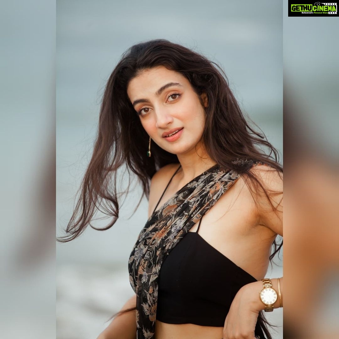Sherlin Seth Instagram - Water baby πΎπ . . . @abhinay_venkat @vinaydev628 @pavantanooj_photography @demarcofq . . #beachphotography #beachwear #beachvibes #tamilnadu #tamilactress #teluguactress #telugu #cinematography #cinema #sherlinseth #foryoupage #foryou #forme #viralreels #viralpost #kashmirigirls