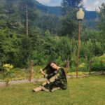 Sherlin Seth Instagram - Photo dump- Kashmiri Libaaz, Phiran 🌿🌼 . . . #jammukashmir #jammukikudi #kashmirtourism #kashmiri #jammuandkashmir #kollywoodcinema #viralpost #foryoupage #forme #sherlinseth #mountains #fresh #mountainbaby #tamil #telugu #andhrapradesh #tamilnadu #bollywood #calfmuscles #leg