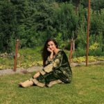 Sherlin Seth Instagram – Photo dump- Kashmiri Libaaz, Phiran 🌿🌼
.
.
.
#jammukashmir #jammukikudi #kashmirtourism #kashmiri #jammuandkashmir #kollywoodcinema #viralpost #foryoupage #forme #sherlinseth #mountains #fresh #mountainbaby #tamil #telugu #andhrapradesh #tamilnadu #bollywood #calfmuscles  #leg