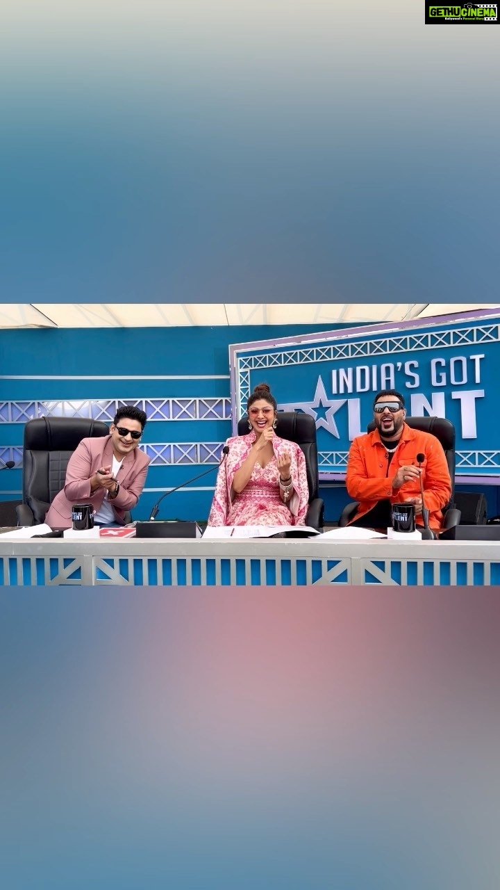 Shilpa Shetty Instagram - Kya @badboyshah, @manojmuntashir ji, aur main @kirronkhermp ji ko miss kar rahe hain?🥺 "HAANJI JUMPING" 😂🤣 @sonytvofficial @fremantleindia . . . . . #IGT #IndiasGotTalent #BTS #setlife #shootmodeon #BehindTheScenes #gratitude #blessed