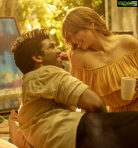 Shilpi Sharma Instagram - Can you feel the sunshine ? 🌞 🌻 If you've not heard #satrangipiya yet, head up to the link in Bio to check it out 👆

.
.
@kunaalvermaa @samarthswarup @prakritikakar @songstermuzic  @mixedbyhanish 
Photocredit @shivangi.kulkarni @darshan6289photography @artist.originals 
#satrangi #viralsong #love #beautiful #coupledance #reels #insta #song #djshilpisharma